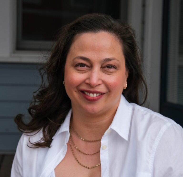 LK Headshot small 768x743